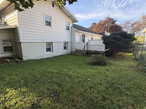 4th image of 485 Elmhurst Rd