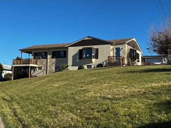 1628 FAIRMONT PIKE ROAD, Wheeling, WV 26003