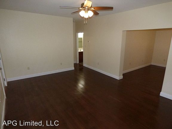 2nd image of 409 E Cape Rock Dr
