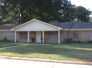 4 Green Oaks Pl, Texarkana, AR 71854