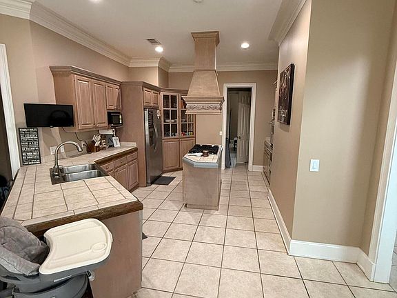 4th image of 109 Bayou Rd