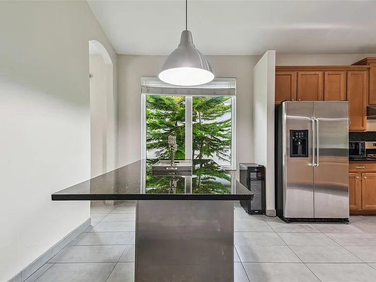 8208 Pinewood Run Ct — Photo 32