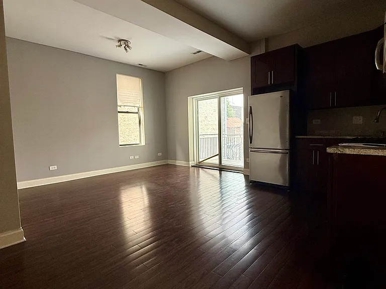 1312 N Claremont Ave #3 — Photo 3