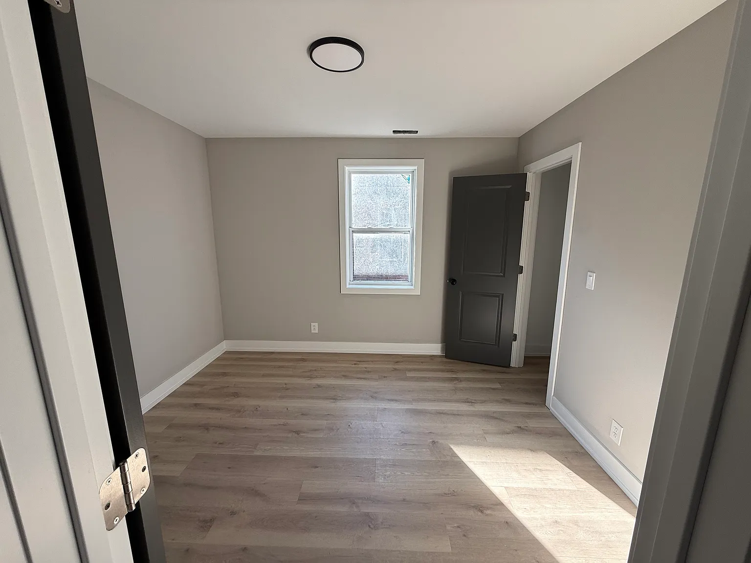 817 Hamilton St — Photo 2