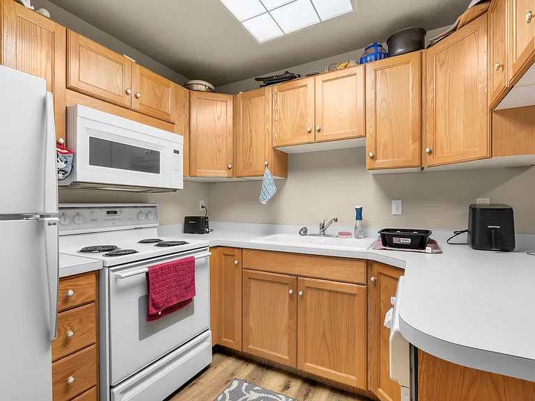 1245 N Riverside Ave #38 — Photo 4