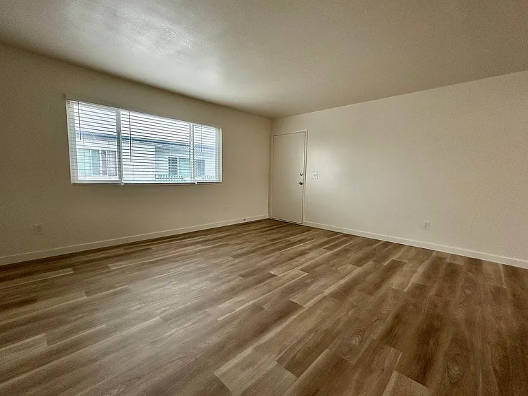 13 - R. Tuler & E. Edwards — Photo 16