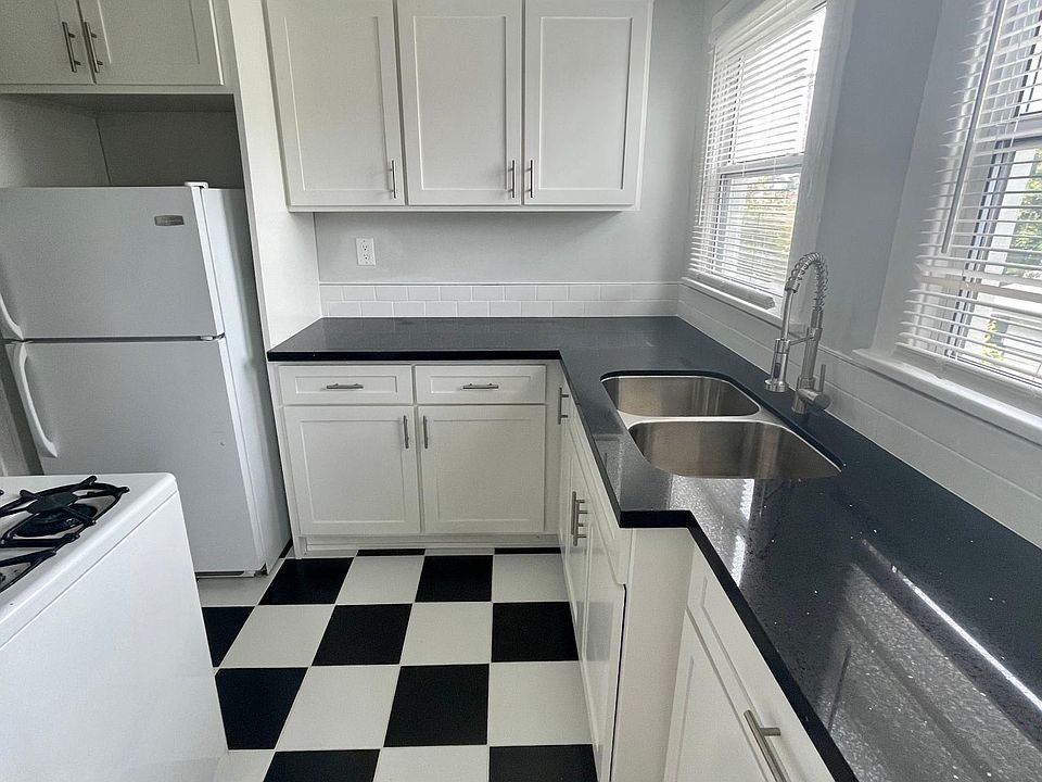 1st image of 00-513 E 5th St