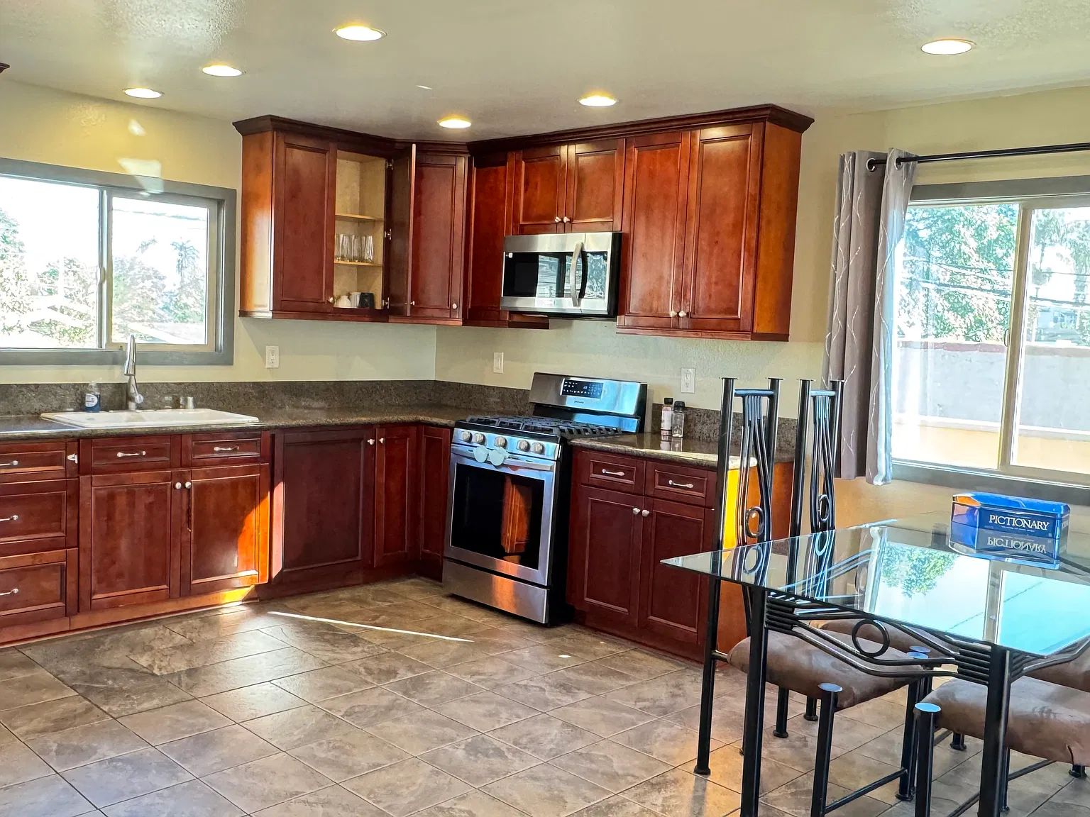 2 bed, 1068 sqft, $3,800 — Photo 1