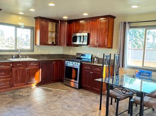 808 Saint Louis Ave, Long Beach, CA 90804