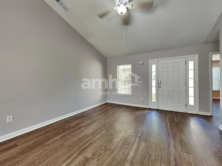 38 Sandy Pointe Dr — Photo 6