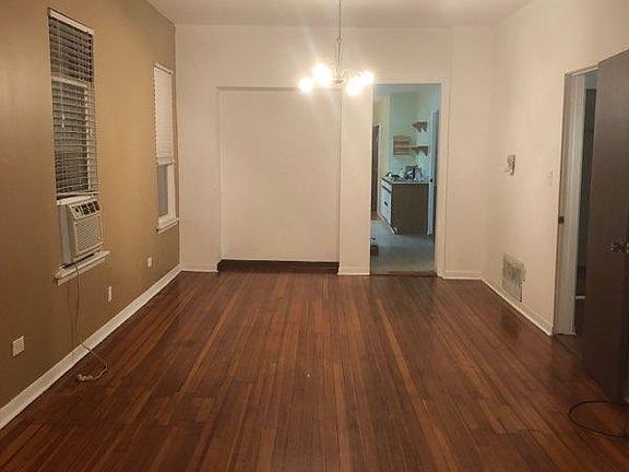 3rd image of 1121 Marengo Ave APT 2