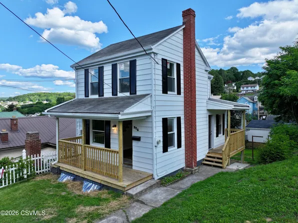 906 W Pine St, Coal Township, PA 17866