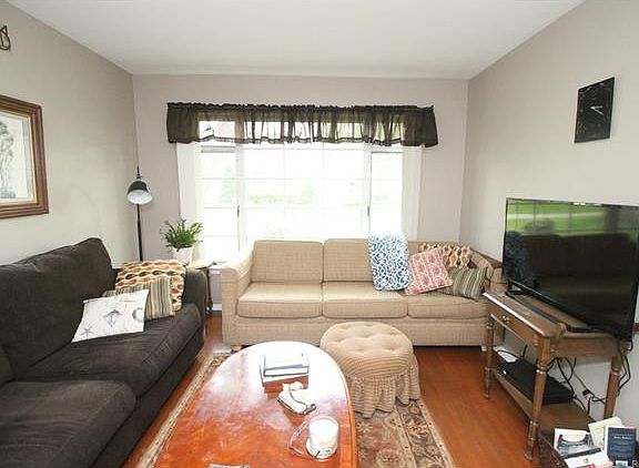 4th image of 22933 Allen Ct #184