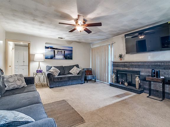 2nd image of 2618 Eastbrook Dr