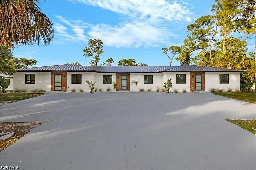 2 bed, 2.0 bath, 1045 sqft, $2,100 — Photo 1