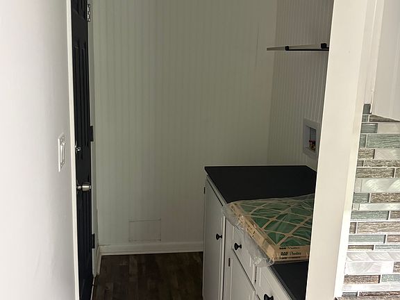 3rd image of 74 Marilyn Dr