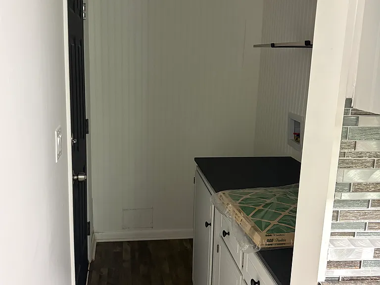 74 Marilyn Dr — Photo 3