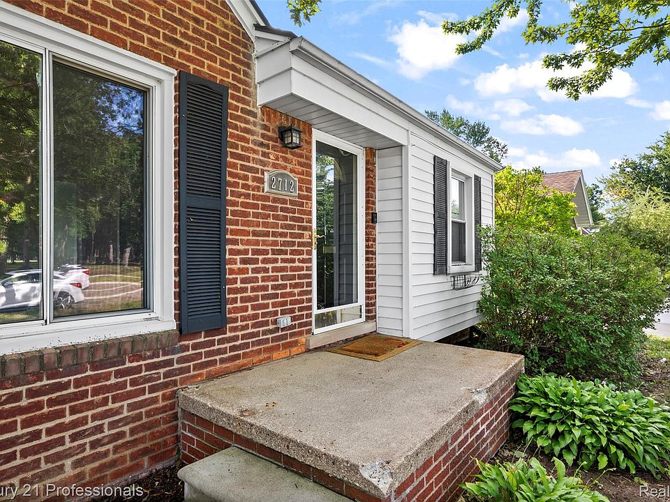 2712 N Vermont Ave, photo 4