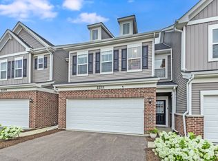 2211 Horseshoe Cir, Naperville, IL 60564