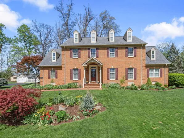 124 Pelham Woods Cir, Waynesboro, VA 22980