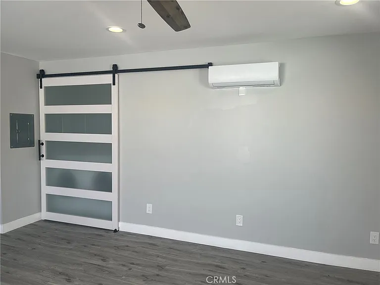 10840 Van Ruiten St — Photo 3