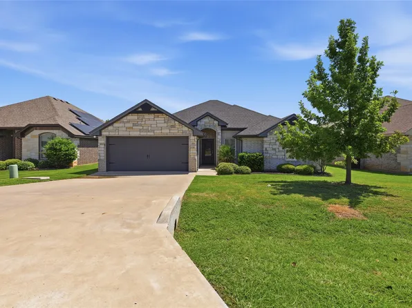 451 Silverton Dr, Granbury, TX 76049