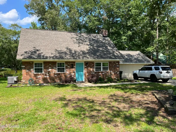 100 Point Clear, Florence, MS 39073