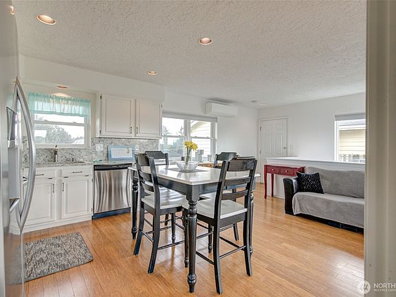 5th image of 101 Ocean Lake Way NW
