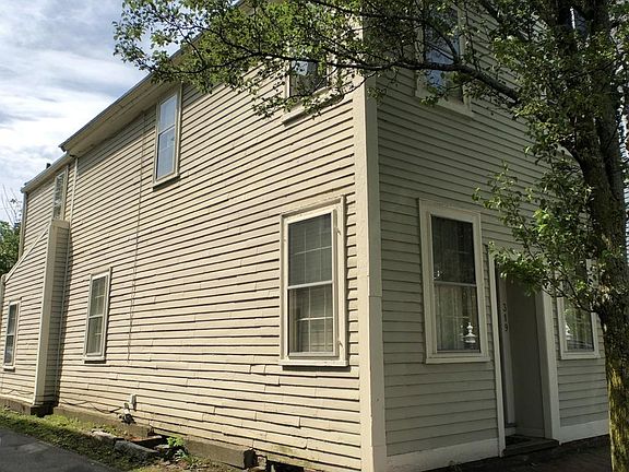 5th image of 319 Essex St