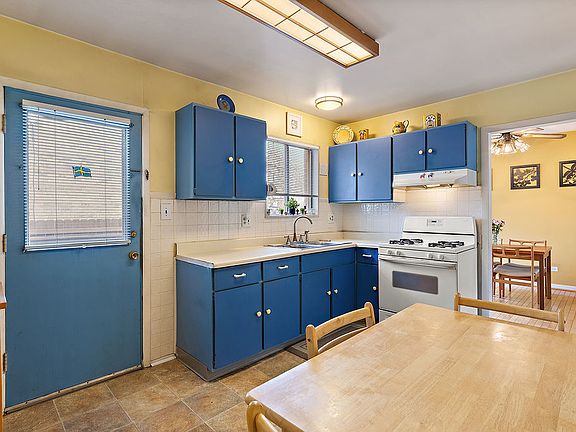 5th image of 8000 W Lyons St