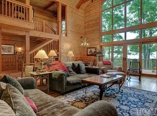 531 Maidenhaire Ln, Sapphire, NC 28774
