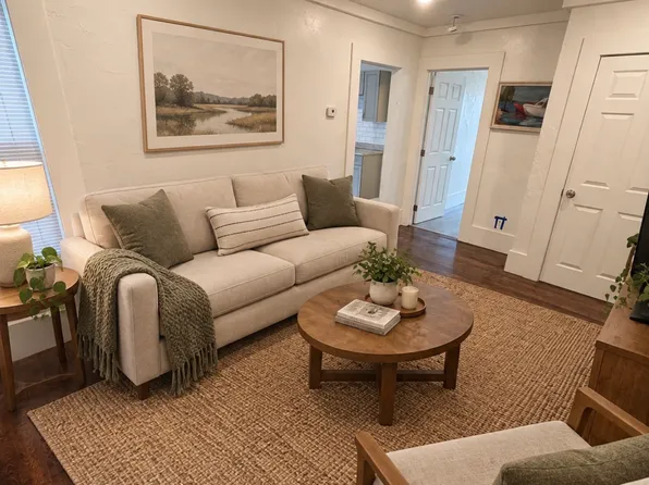 31 Russell St APT 3R, Worcester, MA 01609