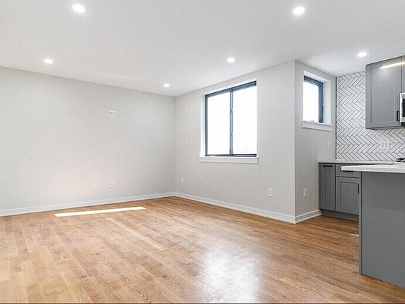 4th image of 2636 Belgrade St
