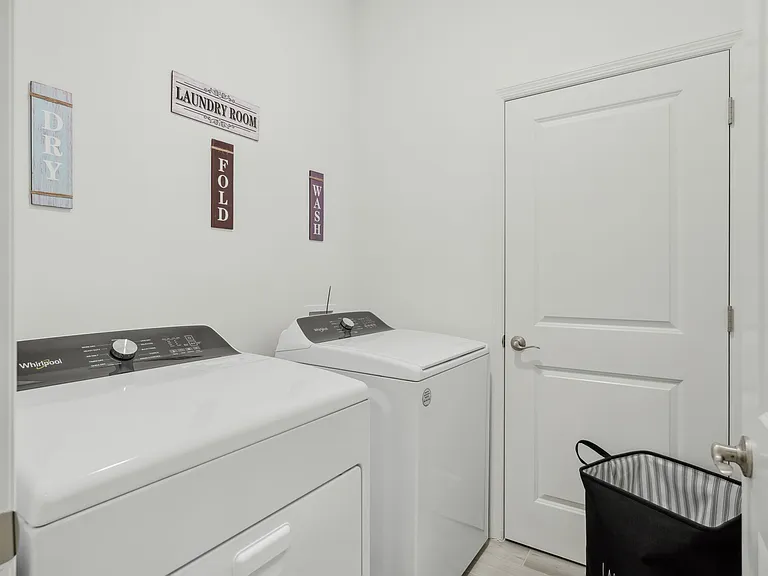 Juniper Pointe Townhomes — Photo 22
