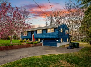 18 Blue Trail Dr, Prospect, CT 06712