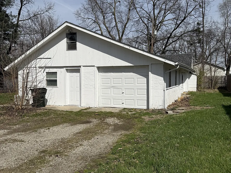 521 Savoy Ave