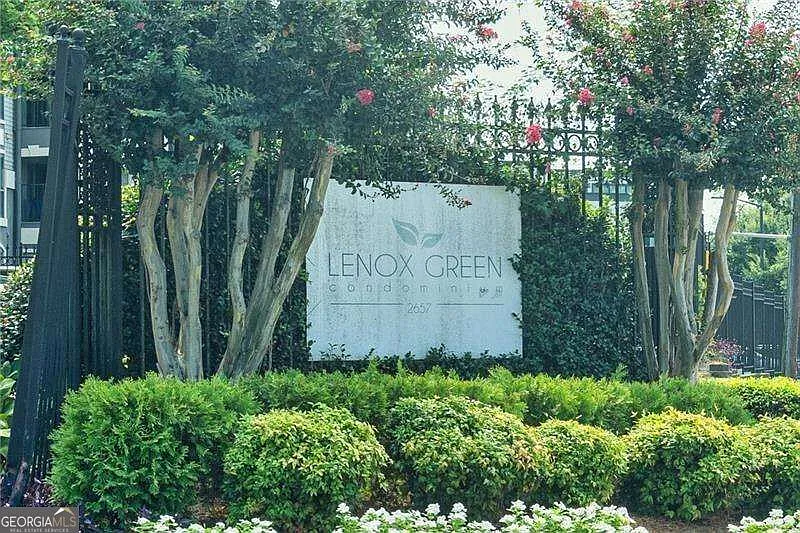 2 bed, 2.0 bath, 949 sqft, $1,850 — Photo 2
