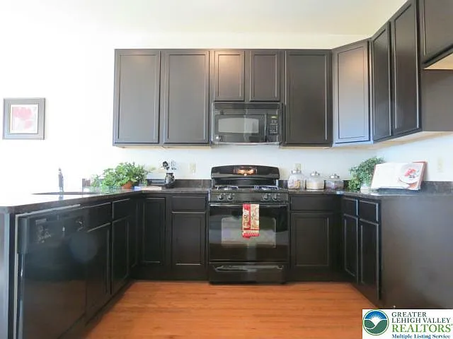 4565 Woodbrush Way — Photo 3