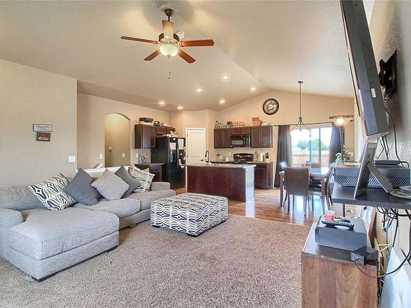 4th image of 2013 E Village Dr