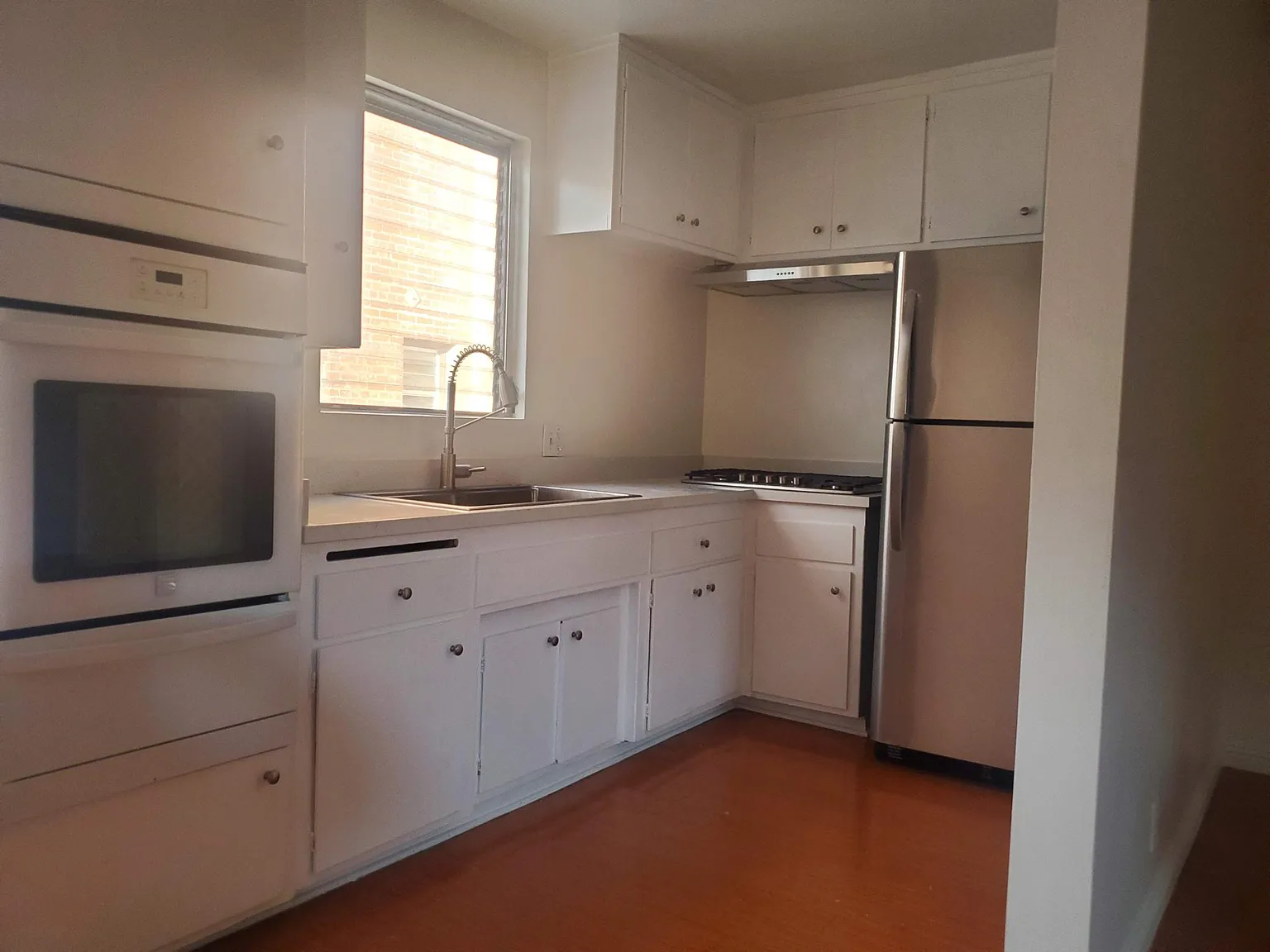 827 S Saint Andrews Pl — Photo 3