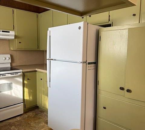 4th image of 512 College Dr