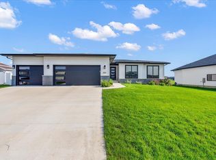 1820 Waxwing Way, Waterloo, IA 50701