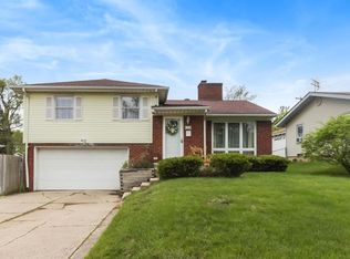 1555 Carlton Ave NE, Grand Rapids, MI 49505