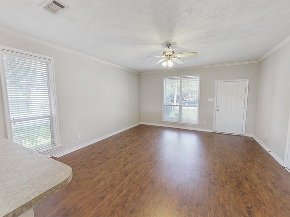 5th image of 127 Richards St #B