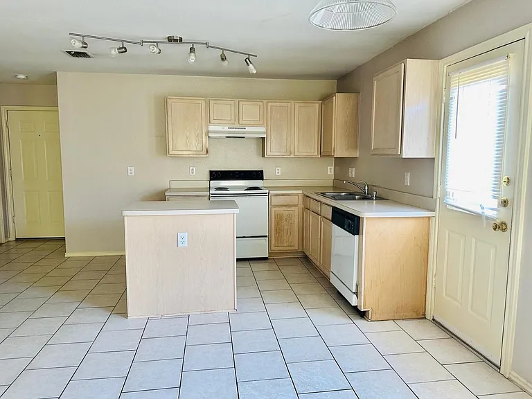 2629 Mountain View Dr — Photo 6