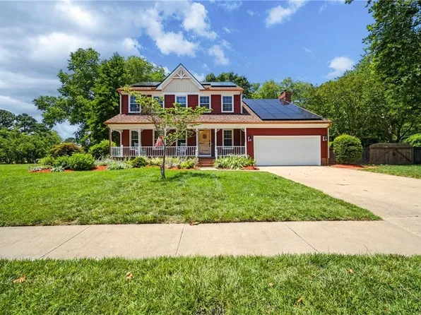 1209 Course View Cir, Virginia Beach, VA 23455