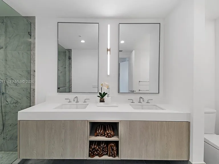 9221 E Bay Harbor Dr #610 — Photo 15