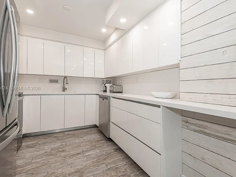 2301 Collins Ave #926 — Photo 12