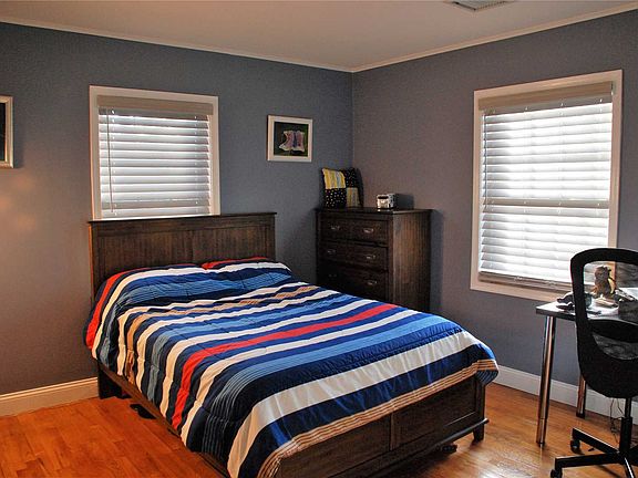 4th image of 173 Richmond Ave