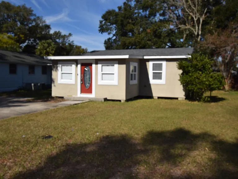 317 E Barnes Ave — Photo 4